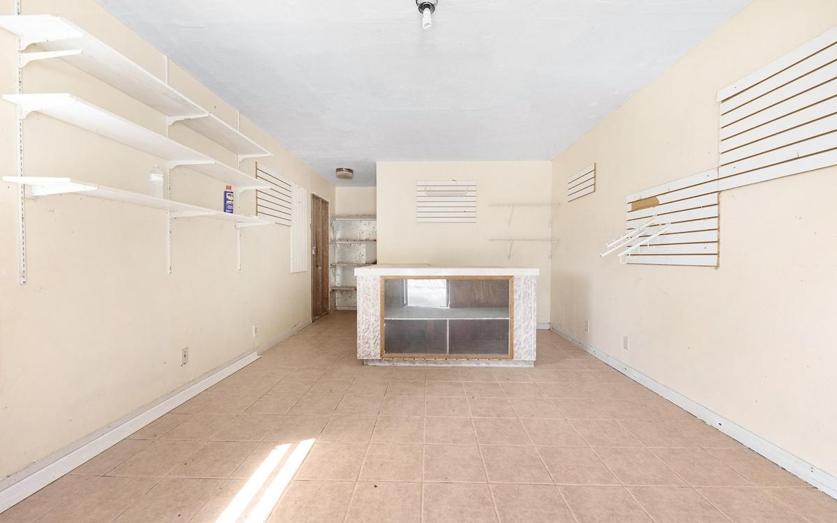 QUEEN’S HGHWAY DEEP CREEK