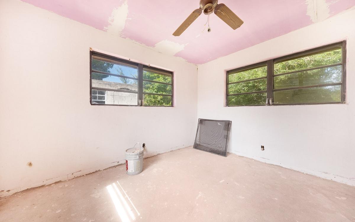 QUEEN’S HGHWAY DEEP CREEK