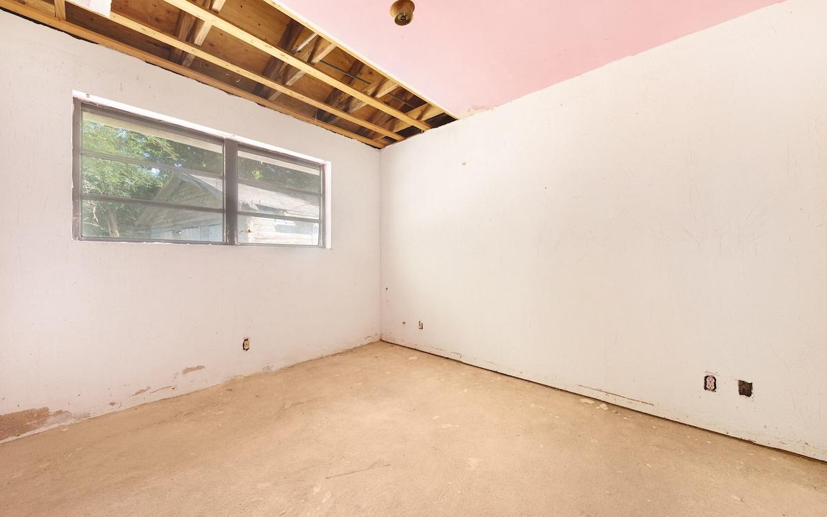 QUEEN’S HGHWAY DEEP CREEK