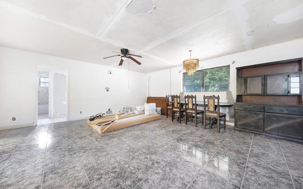 QUEEN’S HGHWAY DEEP CREEK