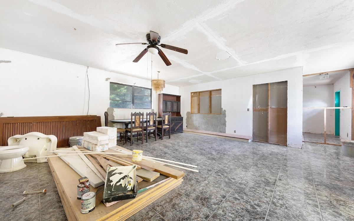 QUEEN’S HGHWAY DEEP CREEK