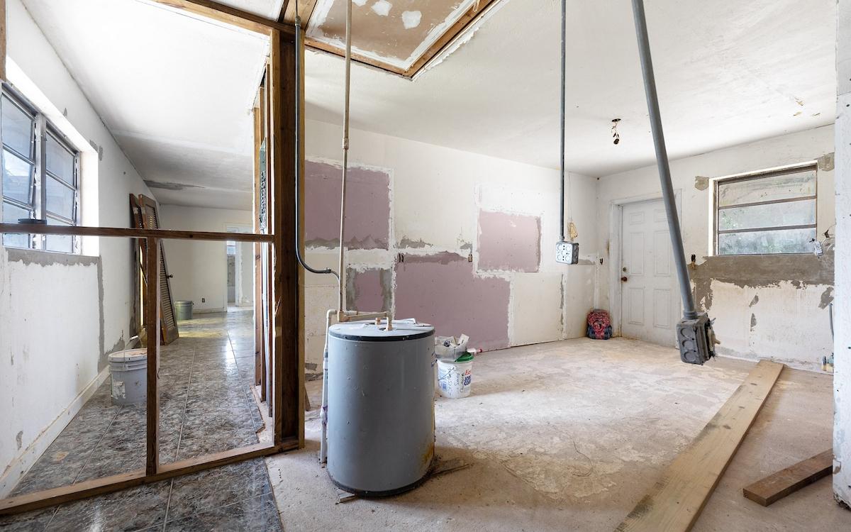 QUEEN’S HGHWAY DEEP CREEK