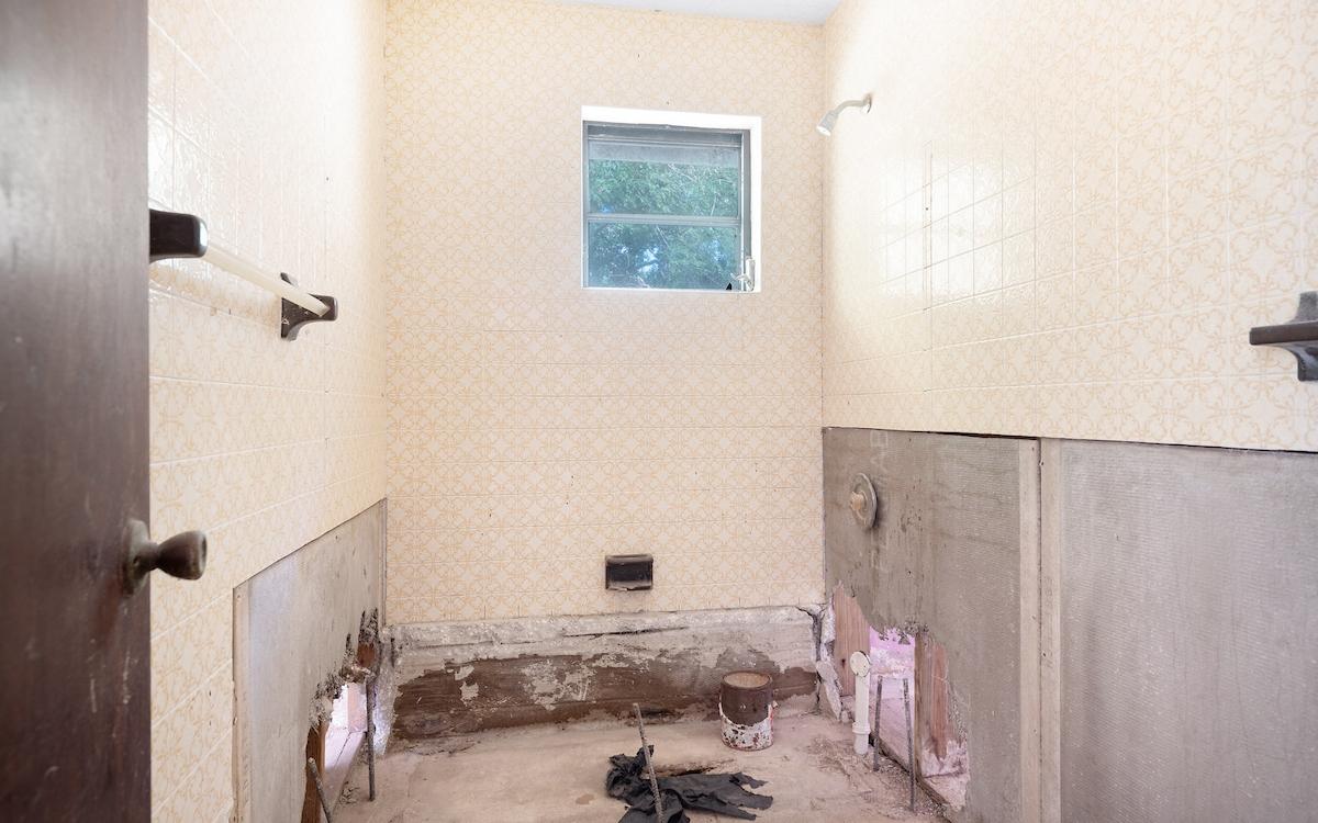 QUEEN’S HGHWAY DEEP CREEK