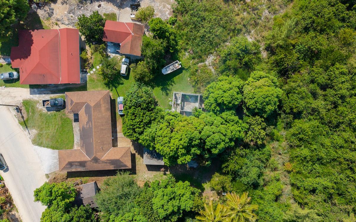 QUEEN’S HGHWAY DEEP CREEK