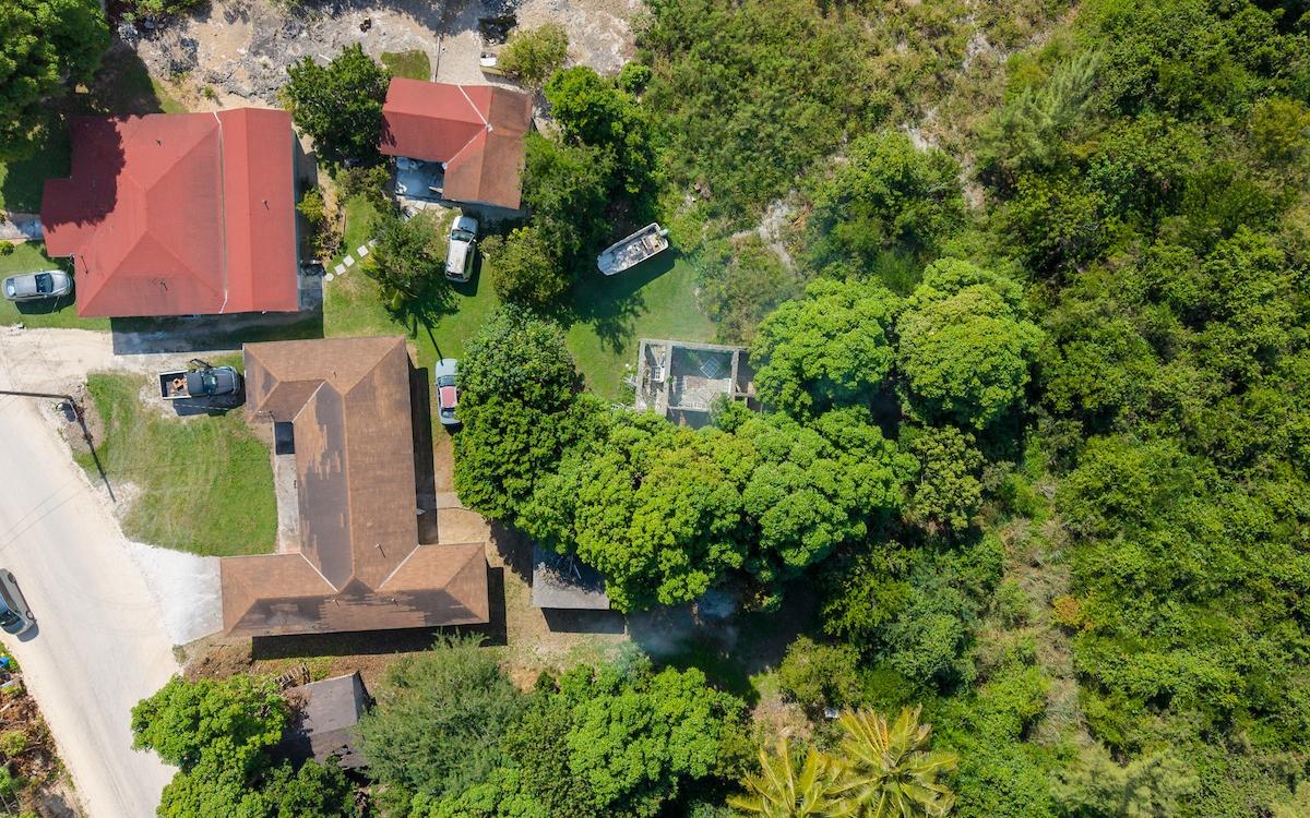 QUEEN’S HGHWAY DEEP CREEK