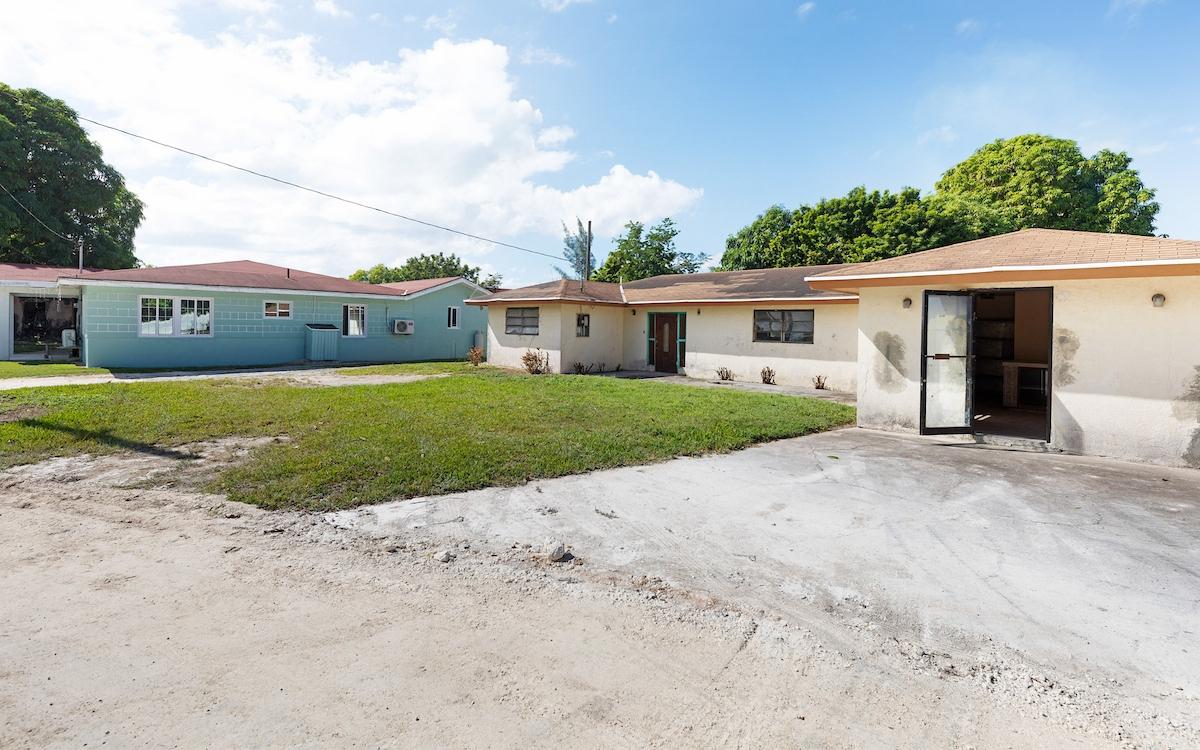 QUEEN’S HGHWAY DEEP CREEK