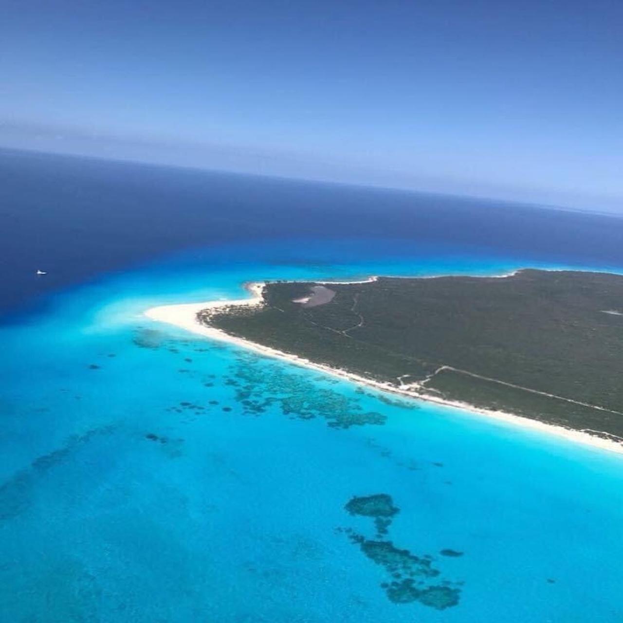 SANDY POINT, RUM CAY