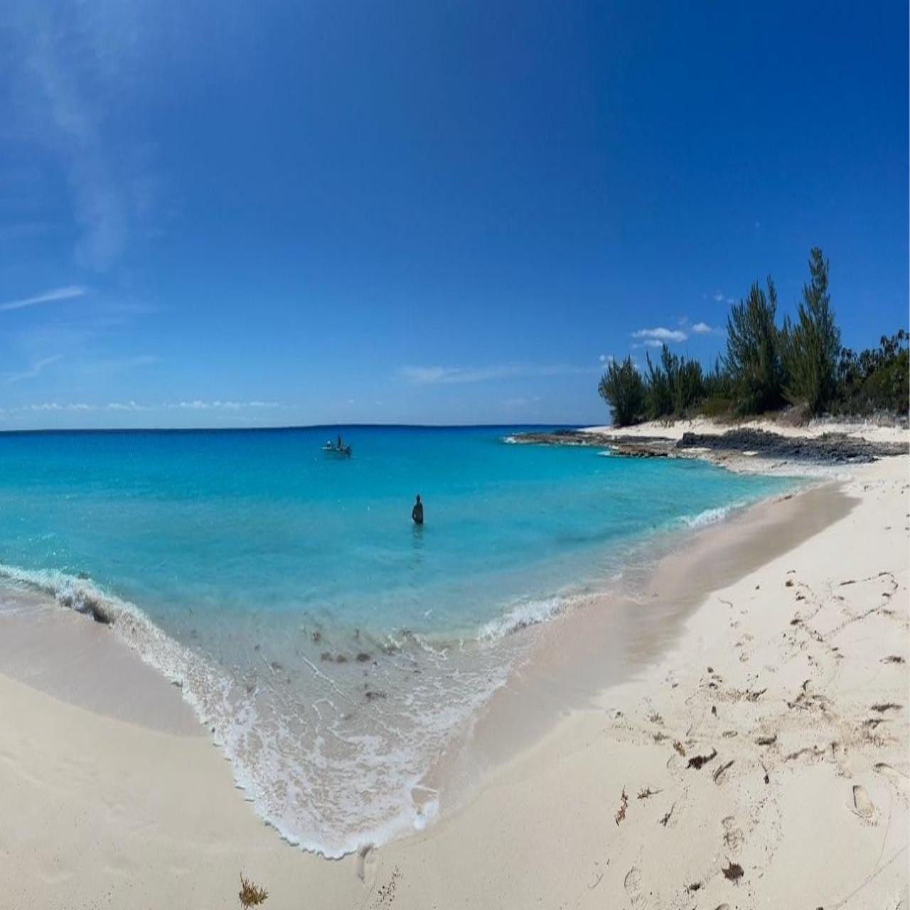 SANDY POINT, RUM CAY
