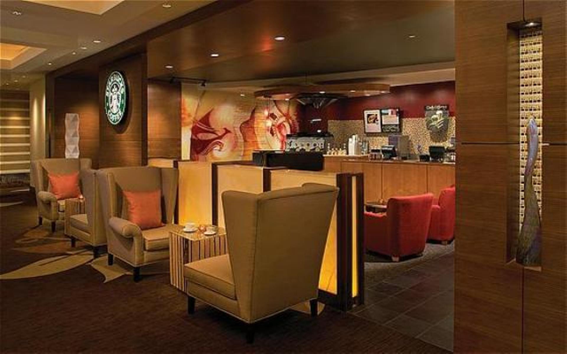 THE REEF AT ATLANTIS