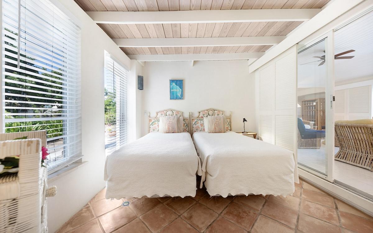 SENZA NOME, DOUBLE BAY