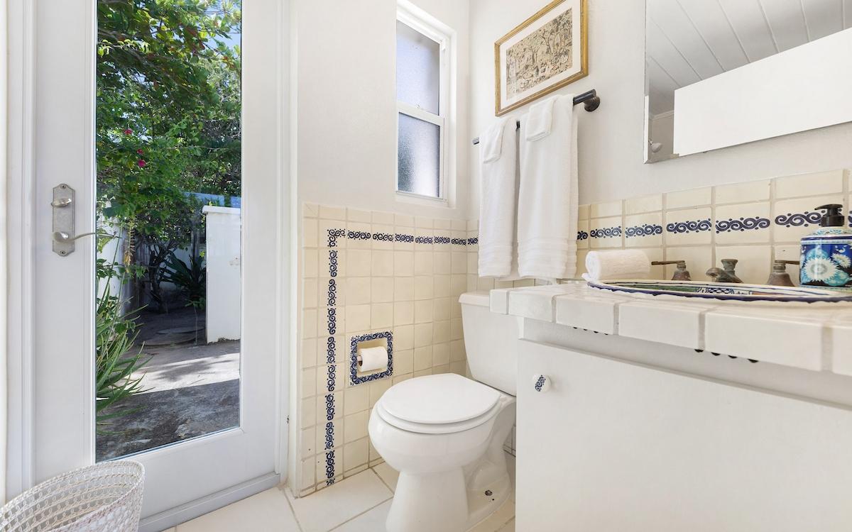 SENZA NOME, DOUBLE BAY