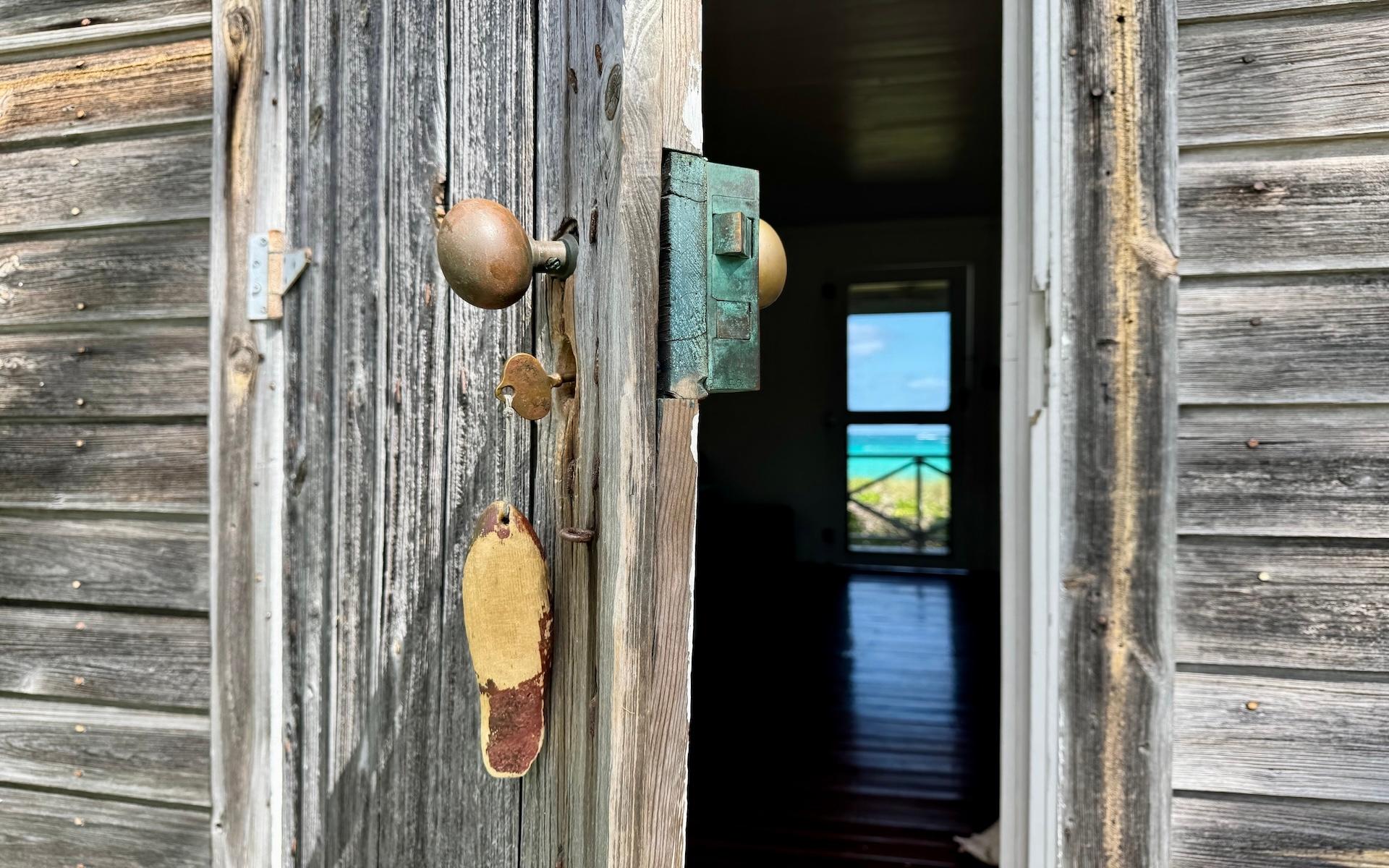 SENZA NOME, DOUBLE BAY