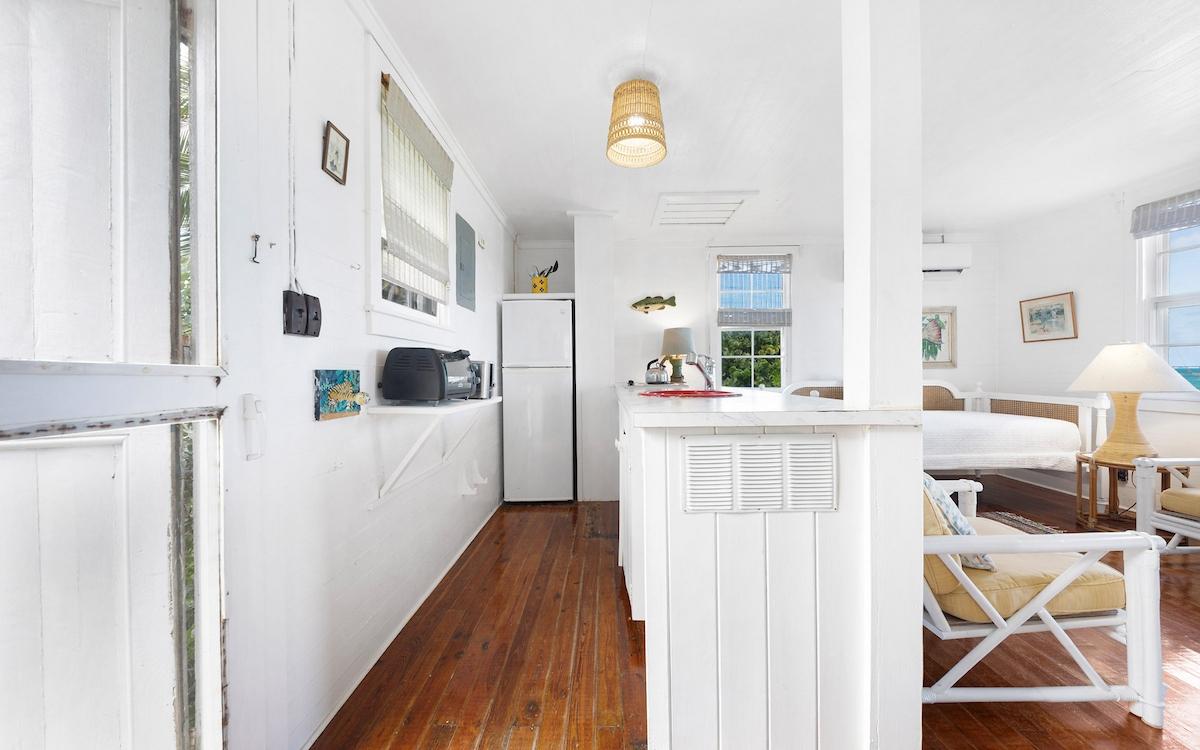 SENZA NOME, DOUBLE BAY