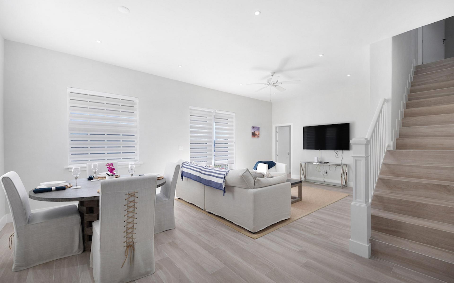 GALLEON BAY, PALM CAY