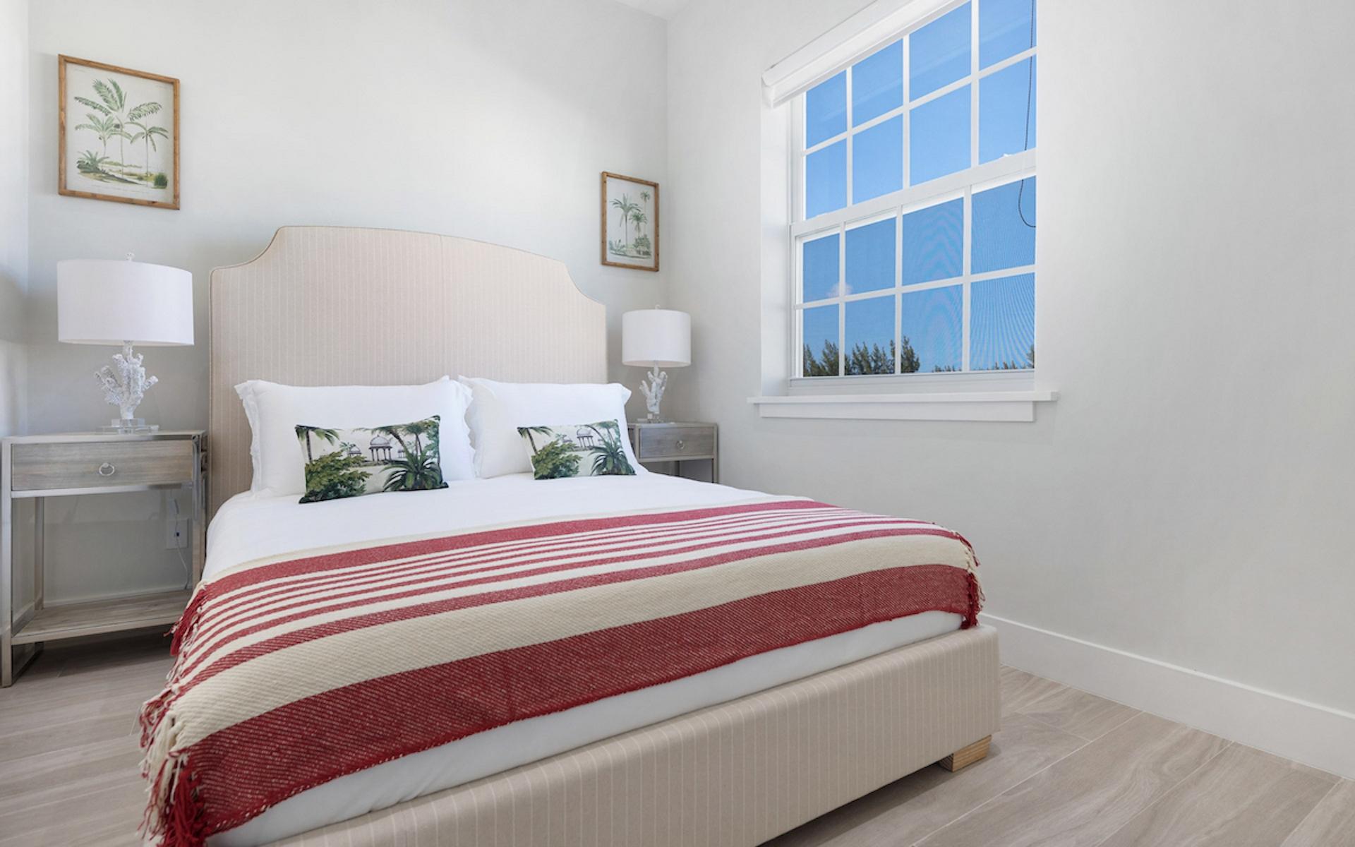 GALLEON BAY, PALM CAY