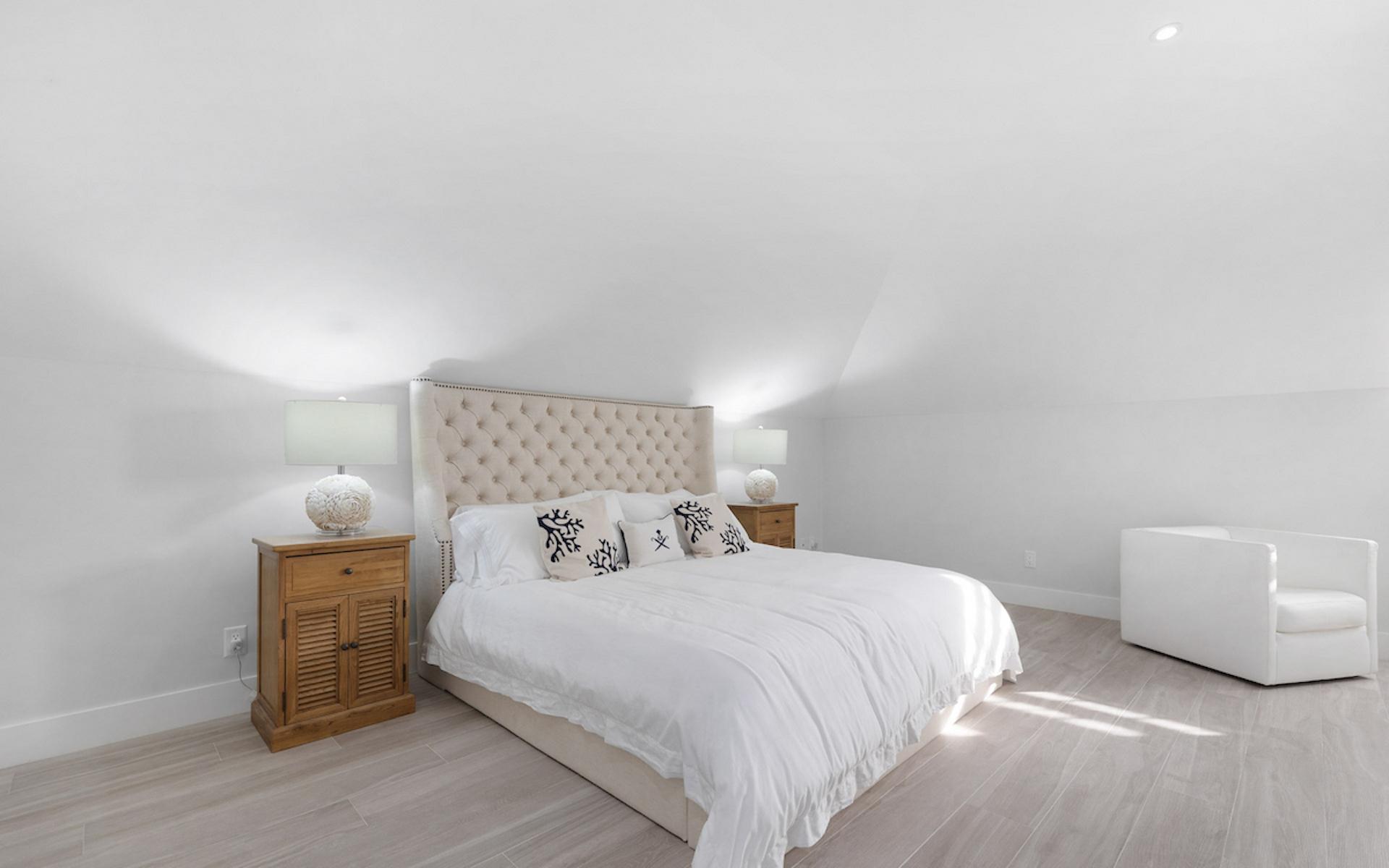 GALLEON BAY, PALM CAY