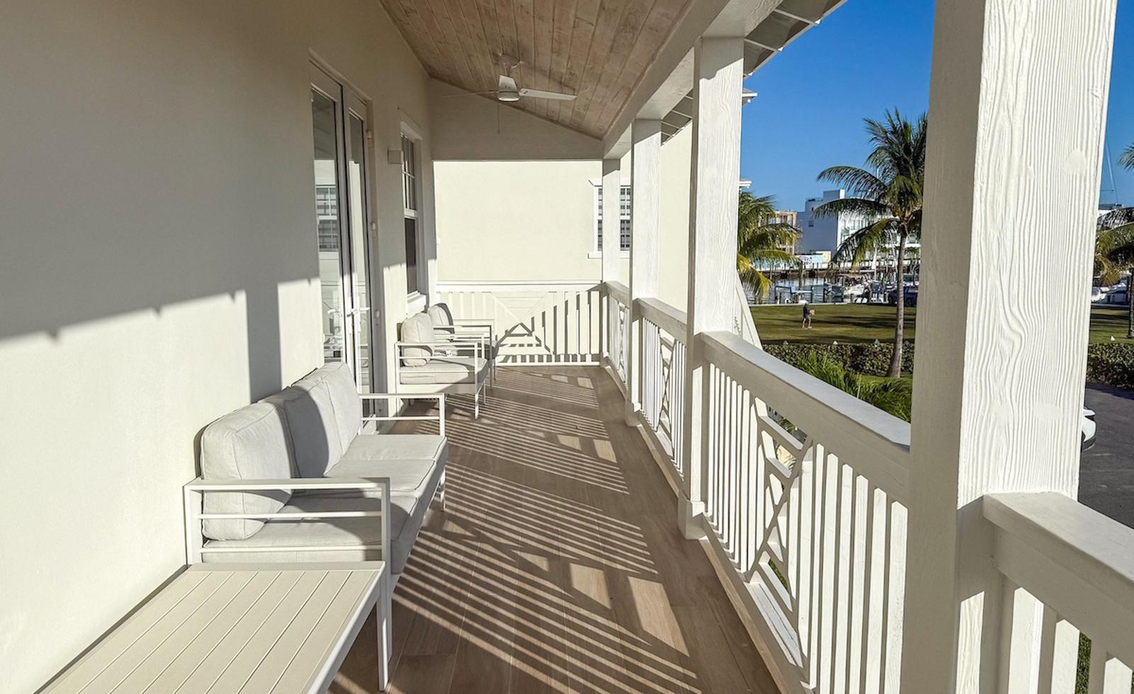 GALLEON BAY, PALM CAY