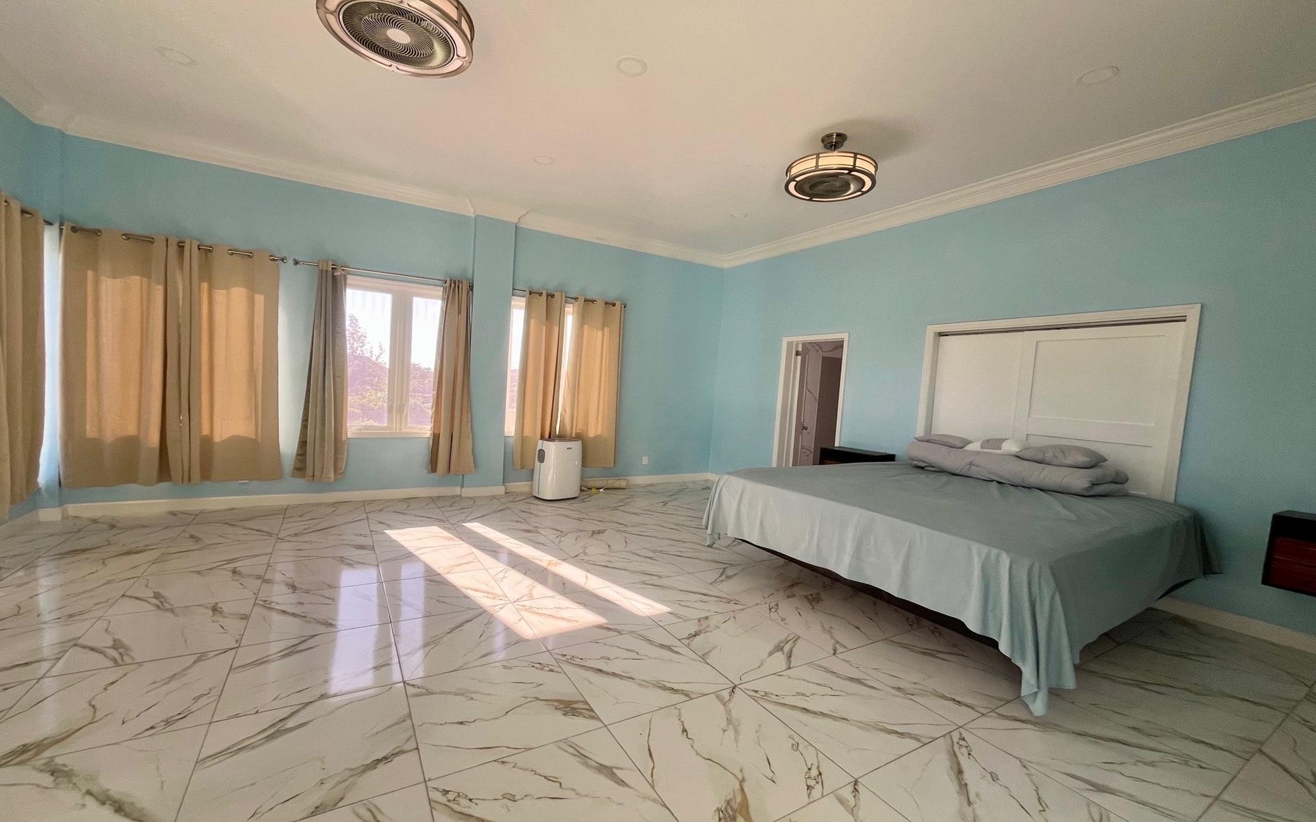 LOT 4, CHARLOTTE ISLAND