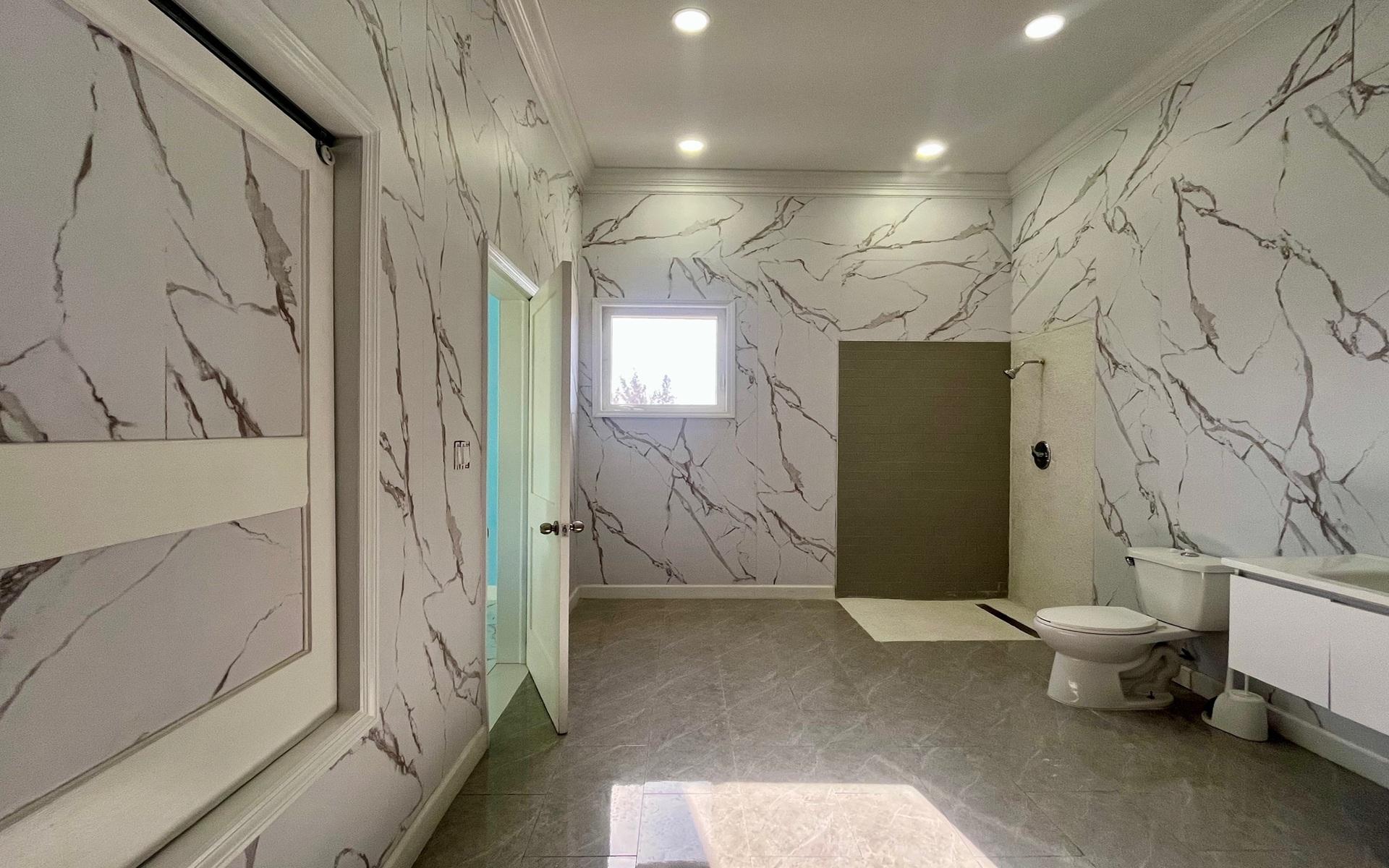 LOT 4, CHARLOTTE ISLAND