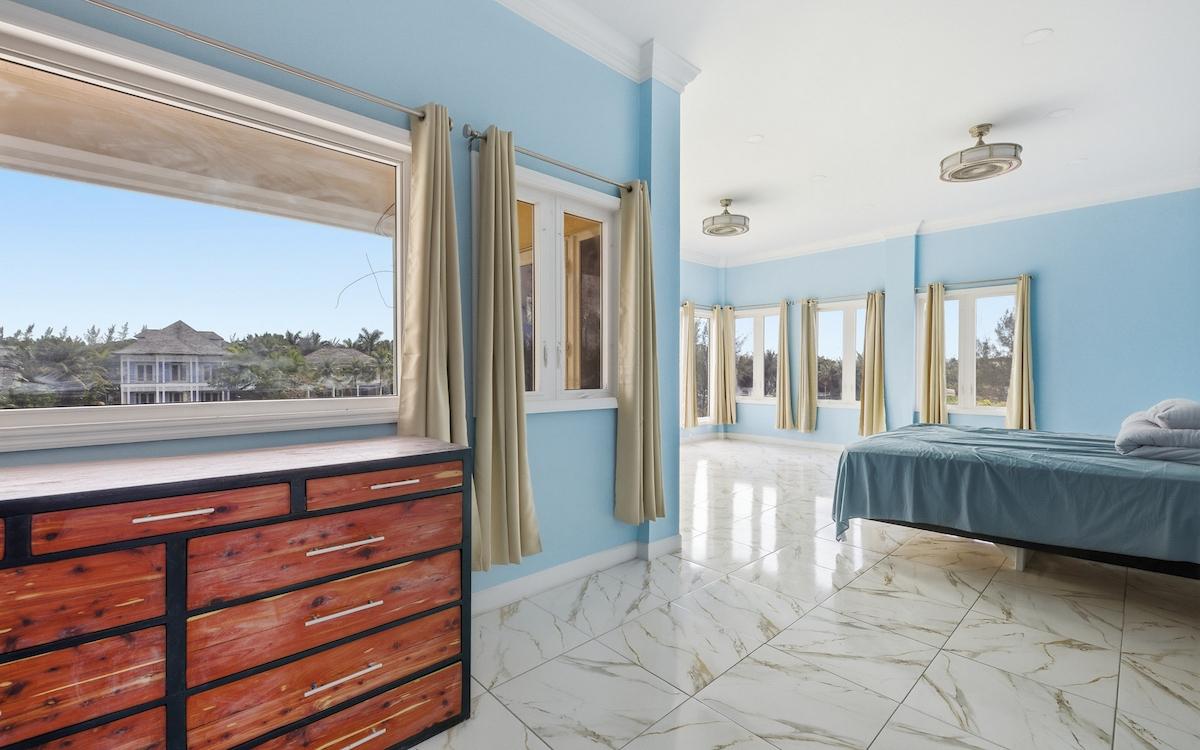 LOT 4, CHARLOTTE ISLAND