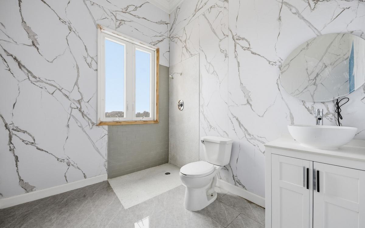 LOT 4, CHARLOTTE ISLAND