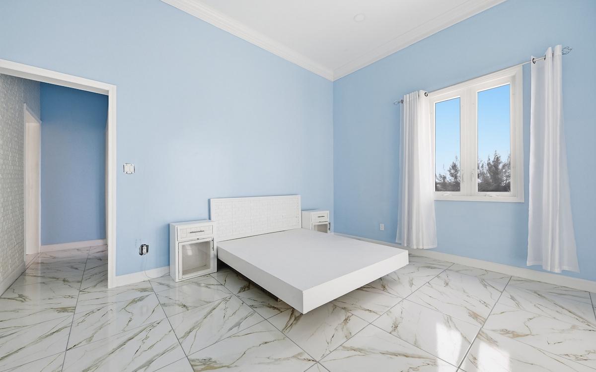 LOT 4, CHARLOTTE ISLAND