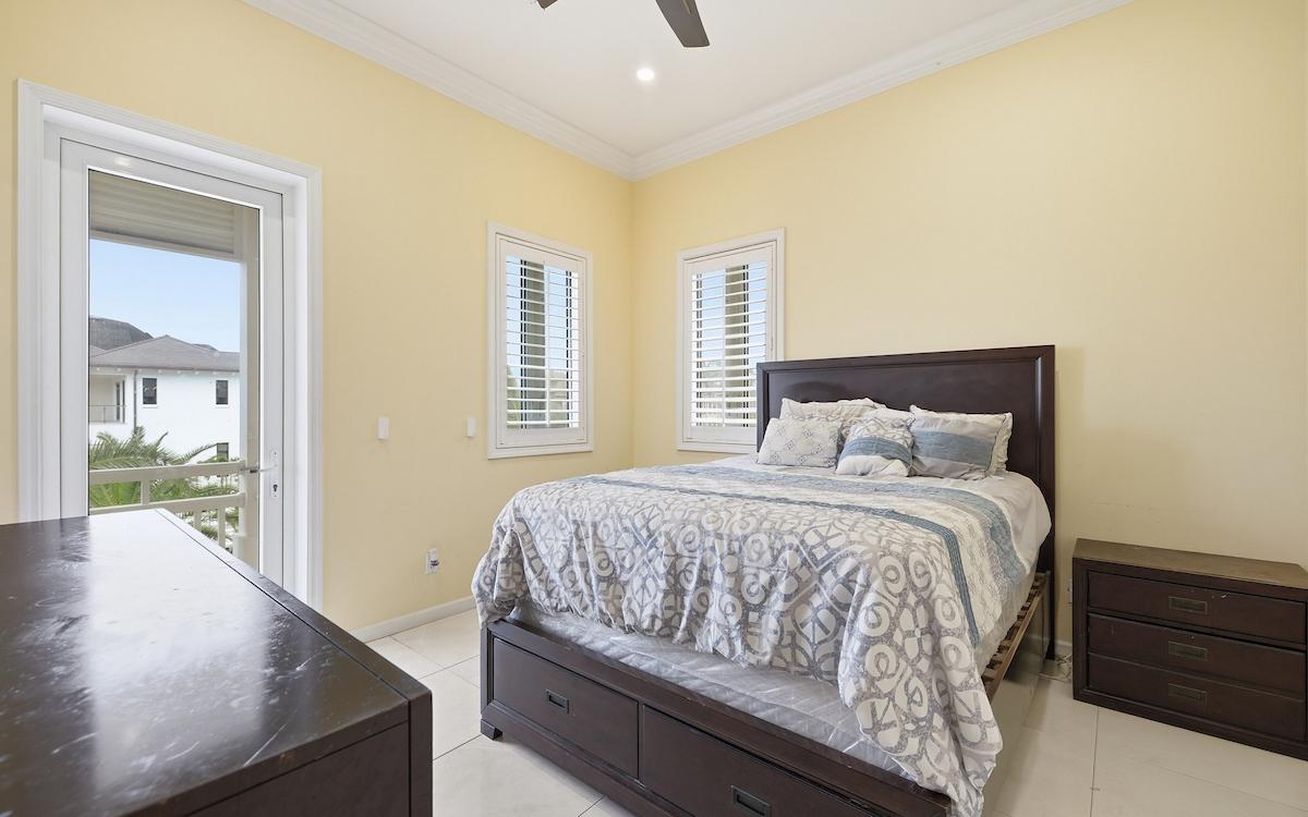 LOT 4, CHARLOTTE ISLAND