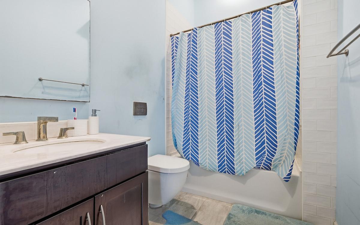 LOT 4, CHARLOTTE ISLAND