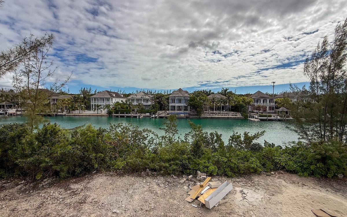 LOT 4, CHARLOTTE ISLAND