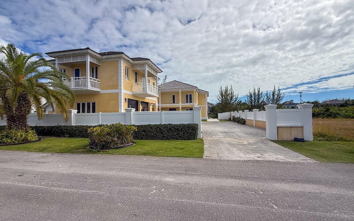 LOT 4, CHARLOTTE ISLAND