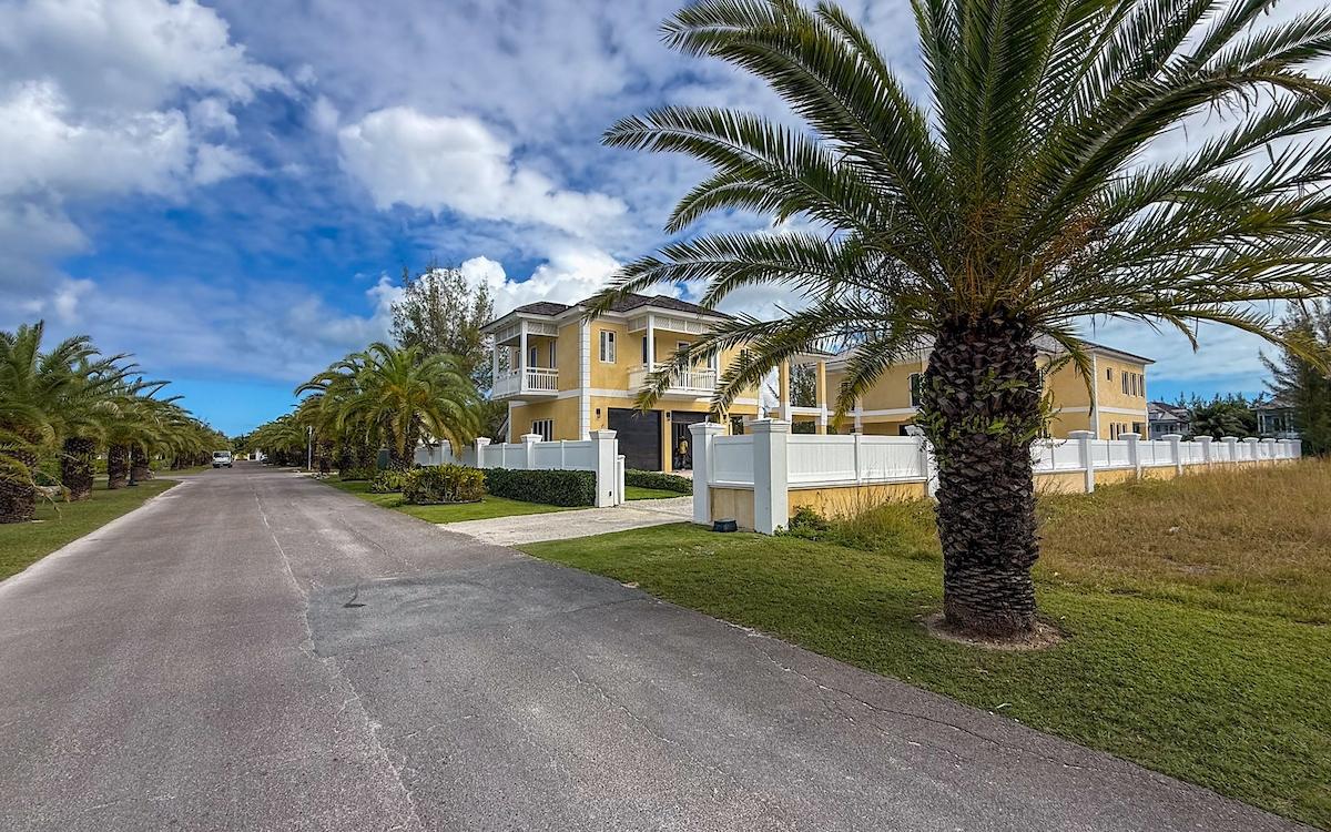 LOT 4, CHARLOTTE ISLAND