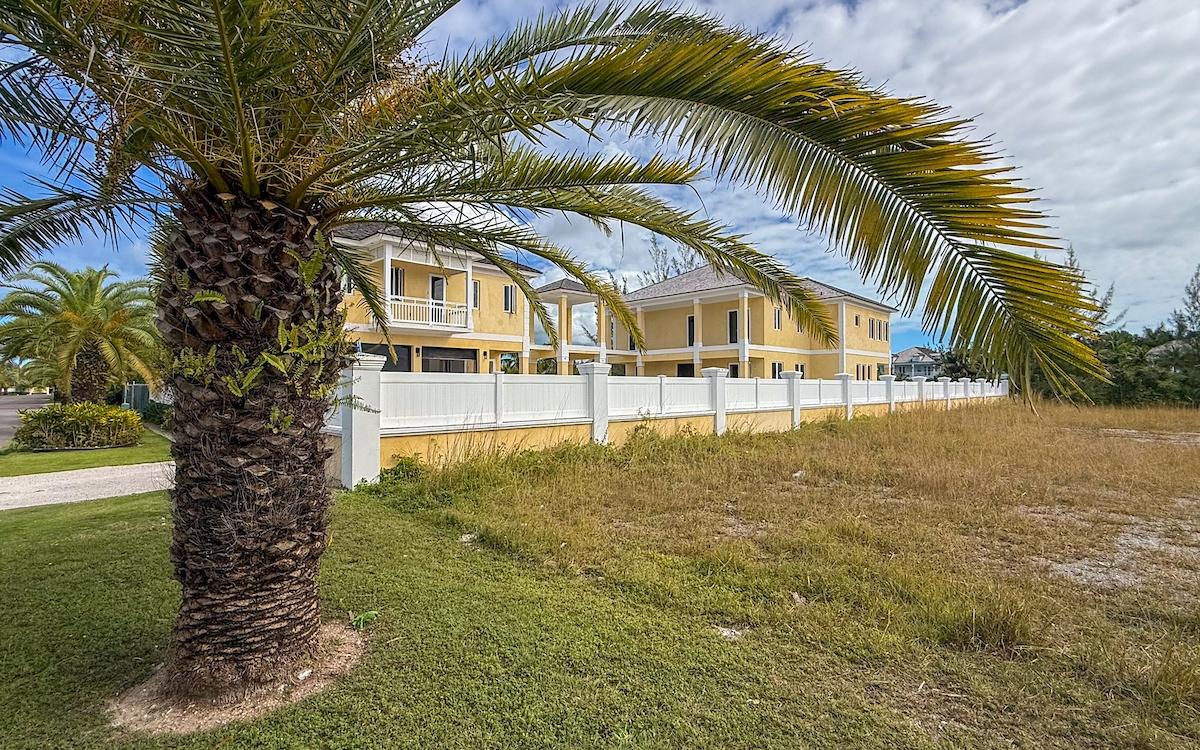 LOT 4, CHARLOTTE ISLAND