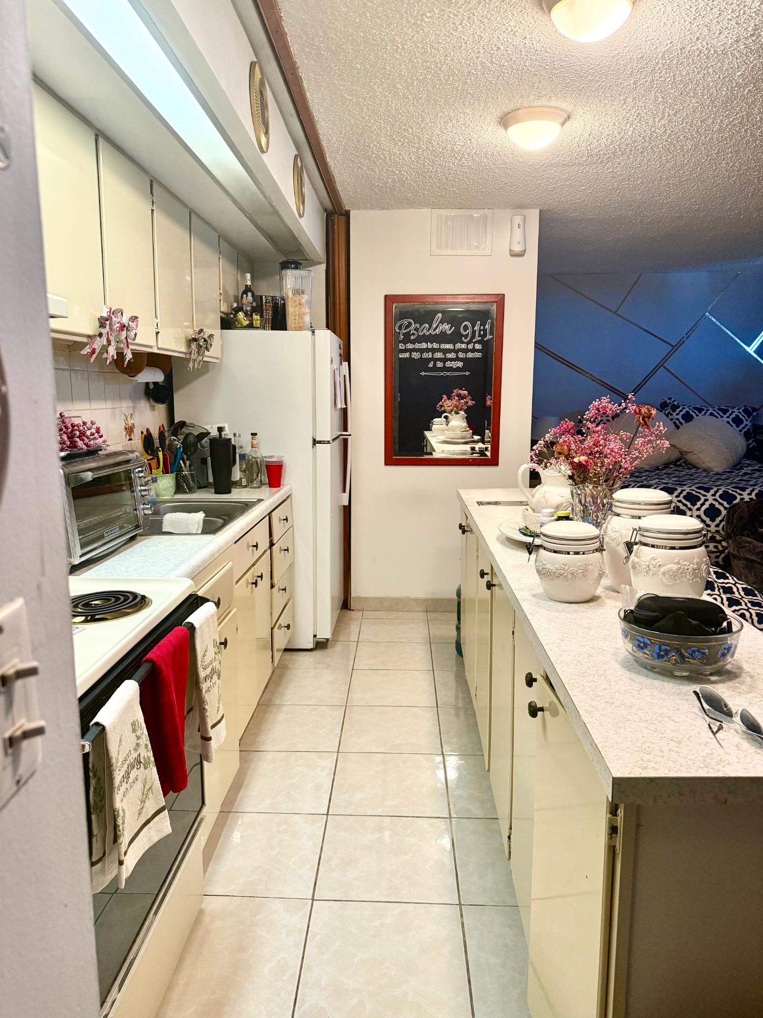 312 LUCAYAN TOWERS NORTH