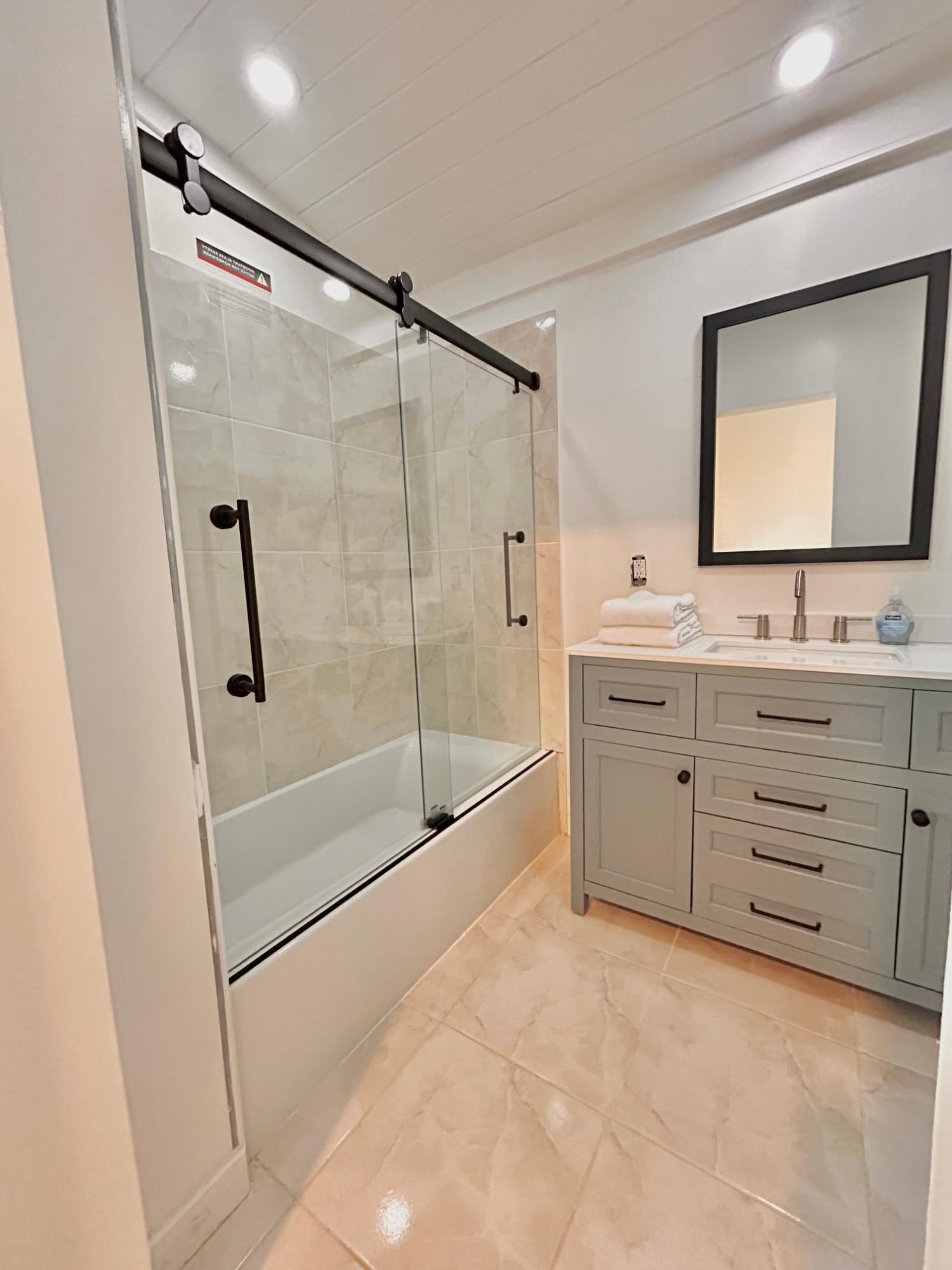 ELEUTHERA ISLAND SHORES