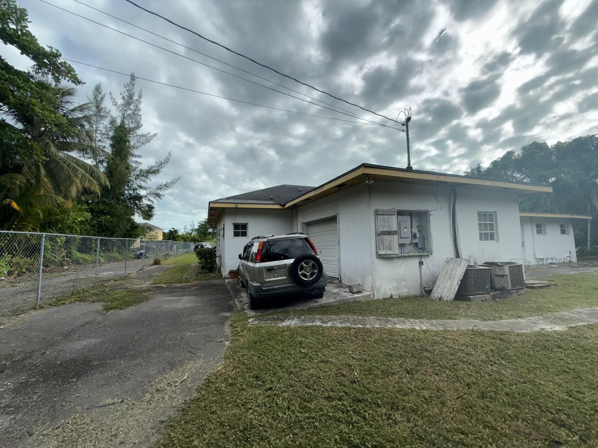 PALM BREEZE DRIVE N.P.