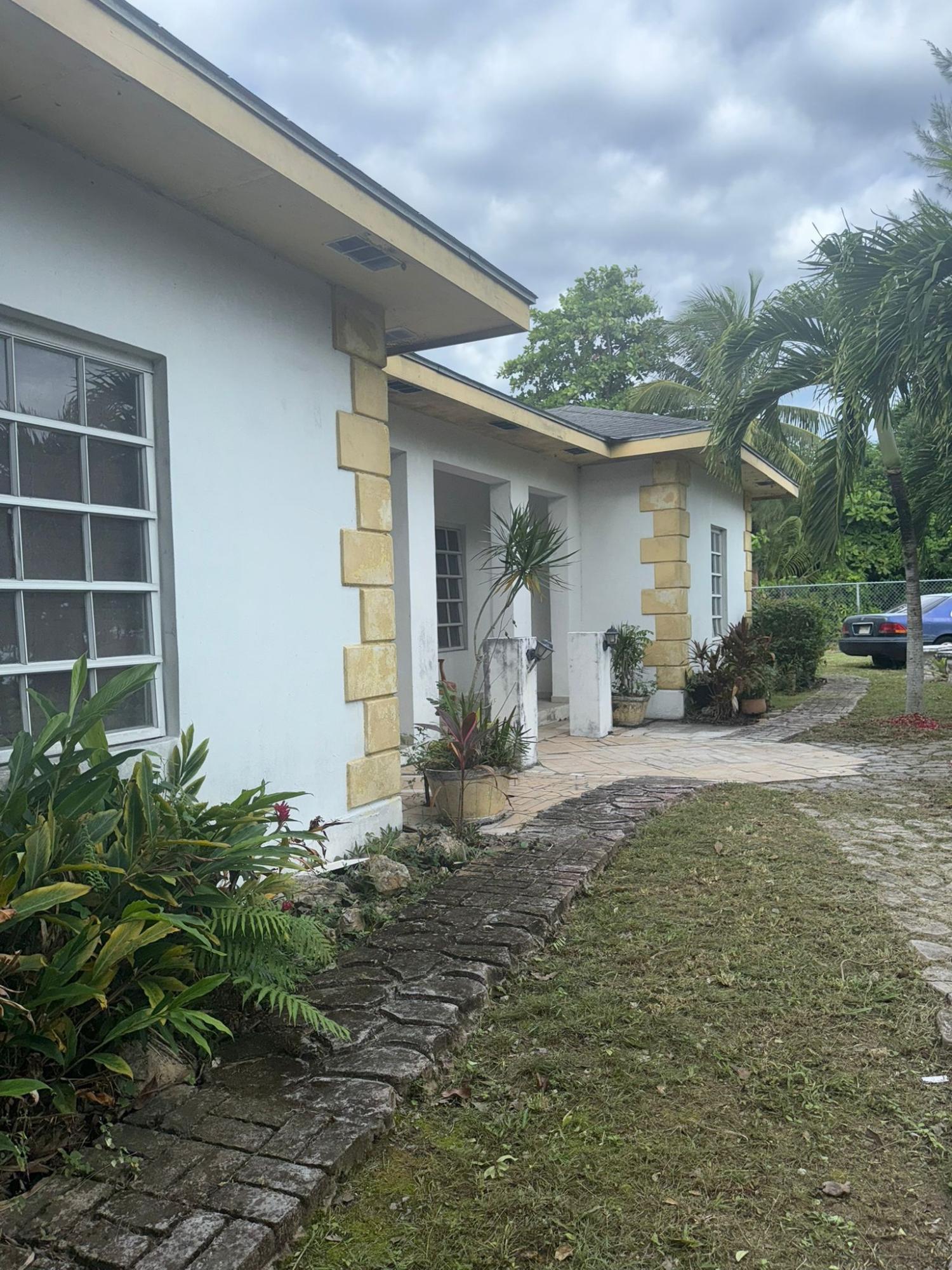 PALM BREEZE DRIVE N.P.