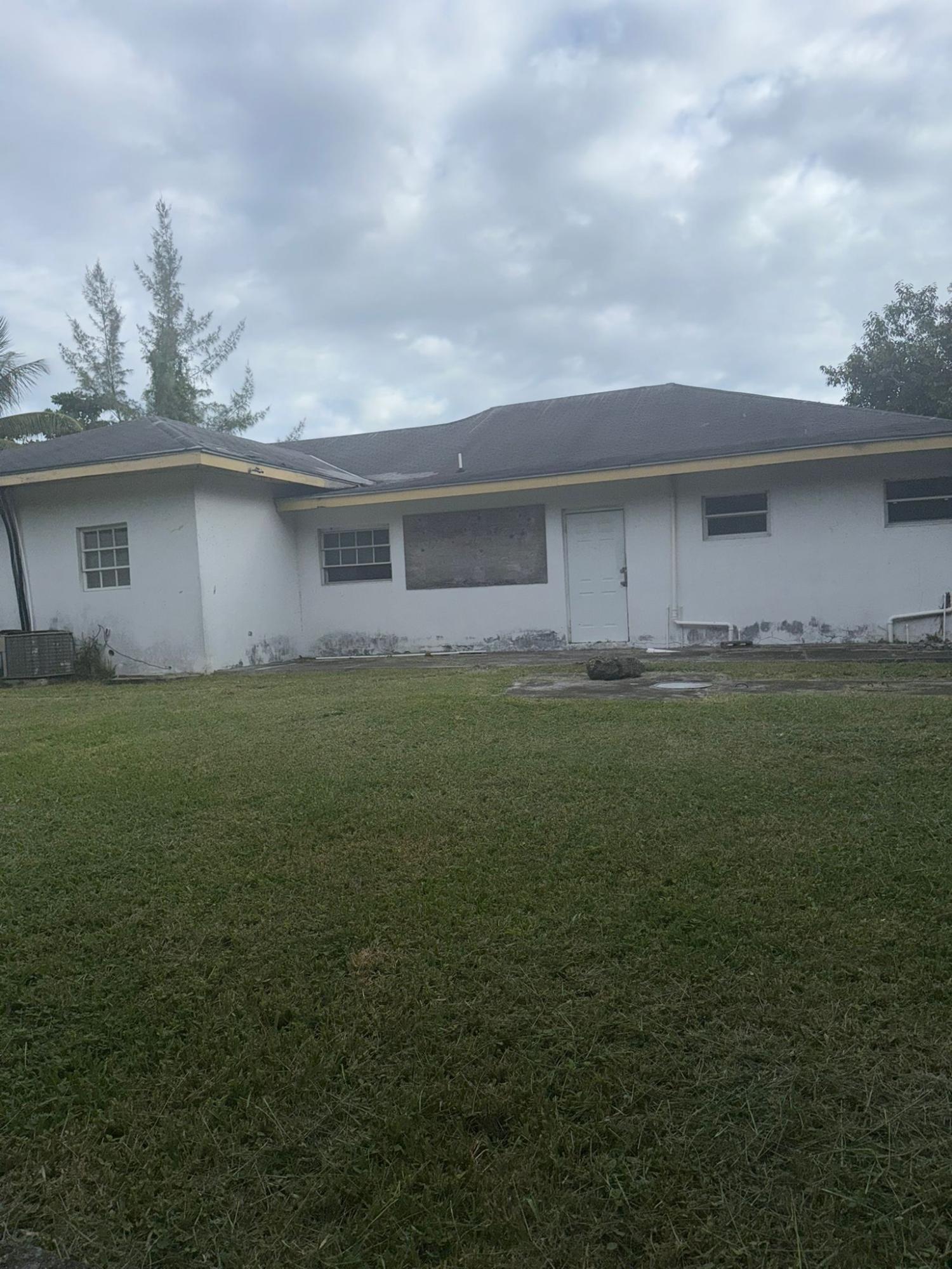 PALM BREEZE DRIVE N.P.