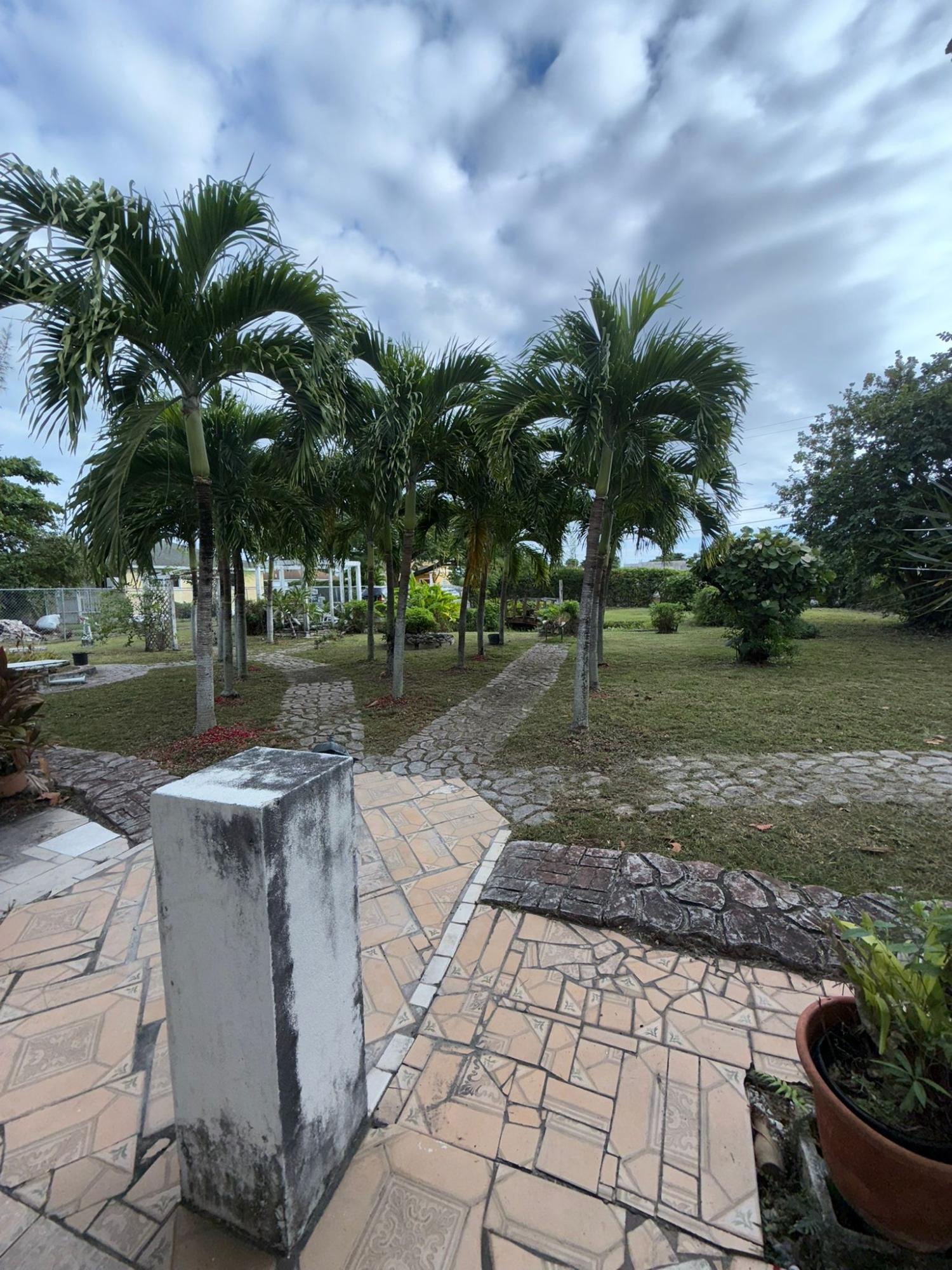 PALM BREEZE DRIVE N.P.