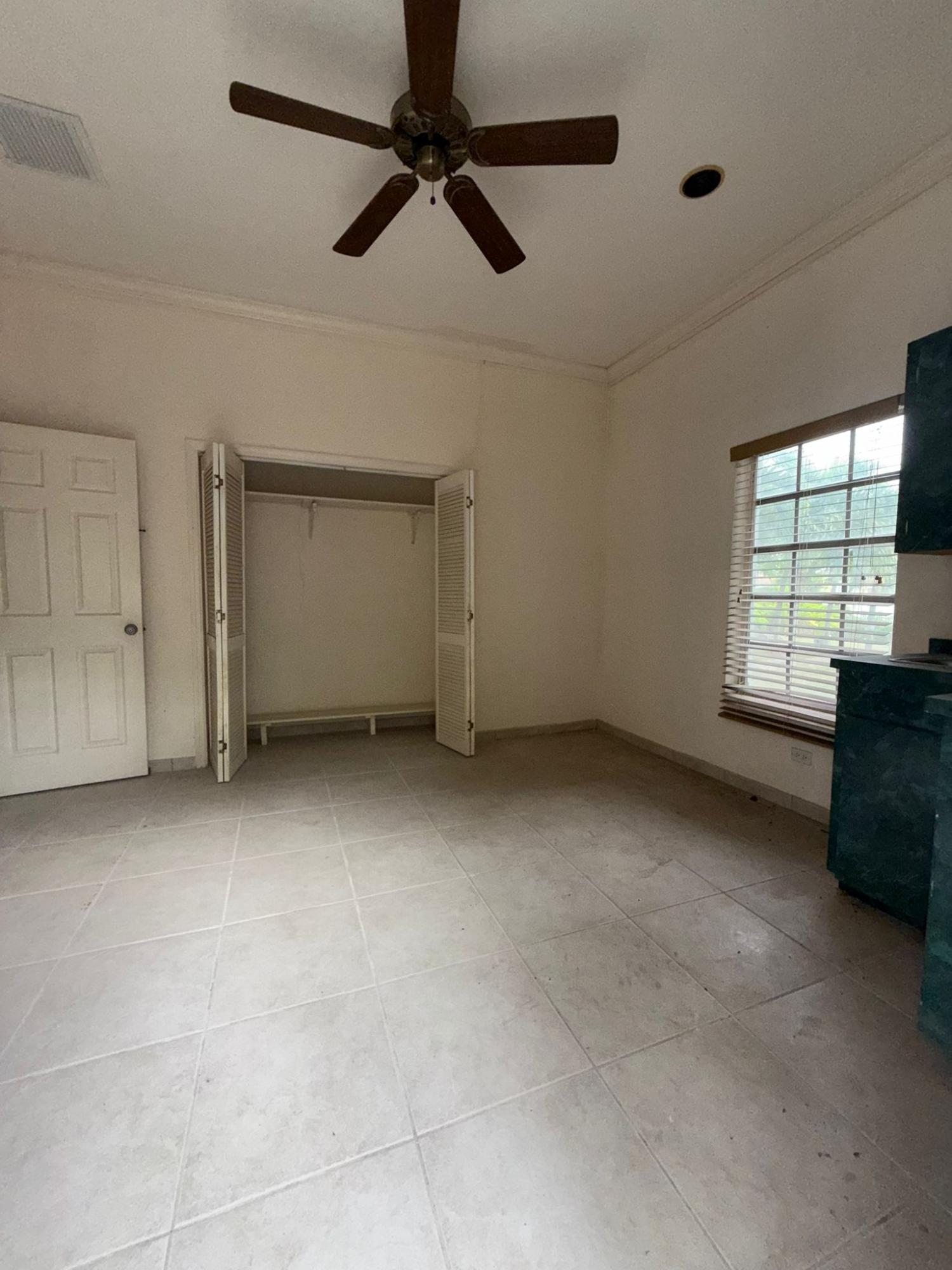 PALM BREEZE DRIVE N.P.