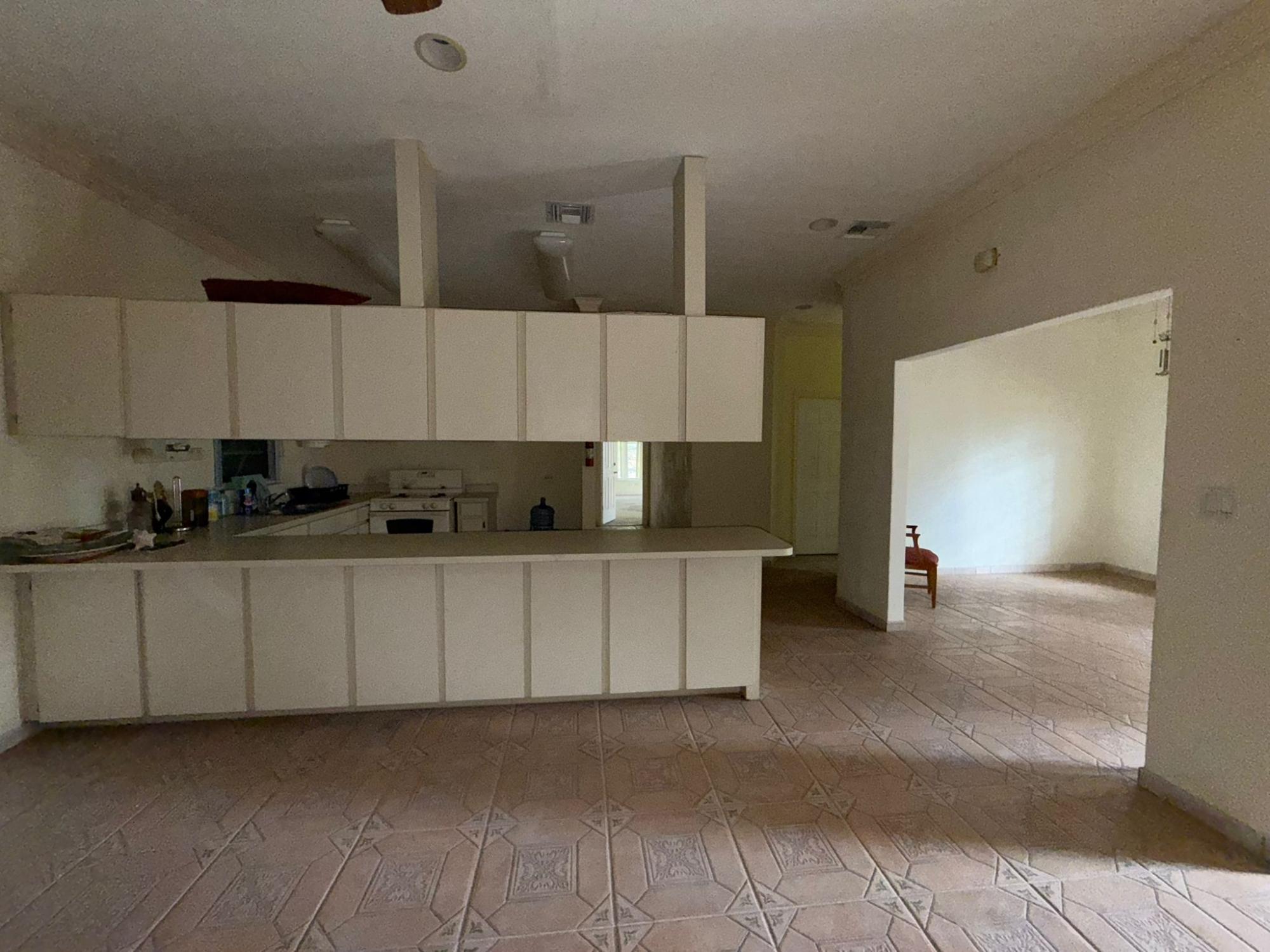 PALM BREEZE DRIVE N.P.