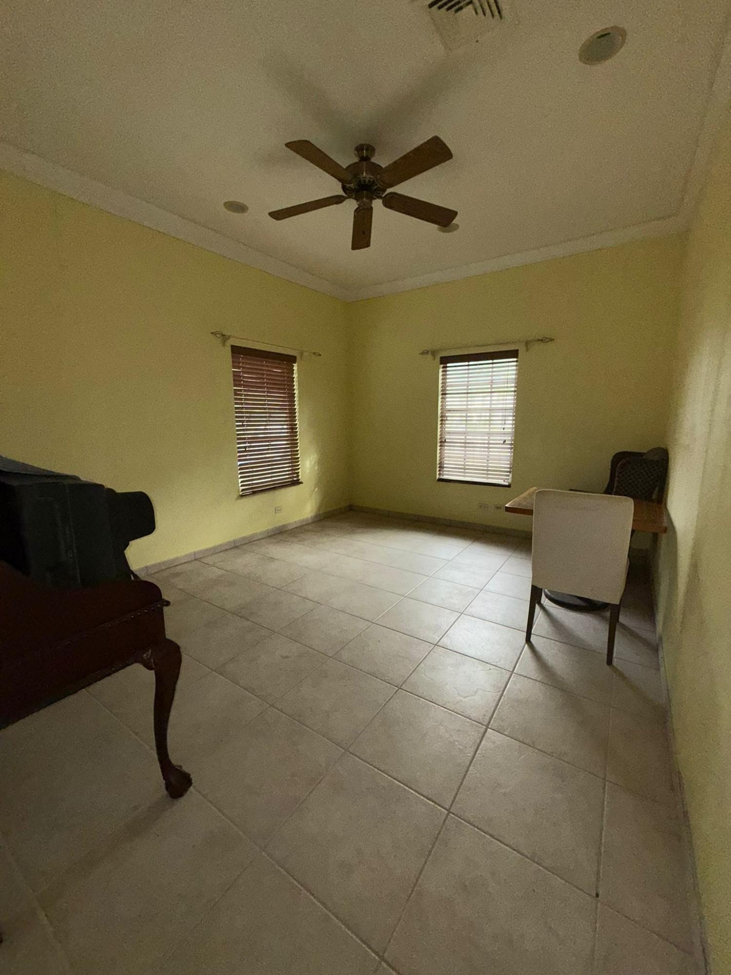 PALM BREEZE DRIVE N.P.