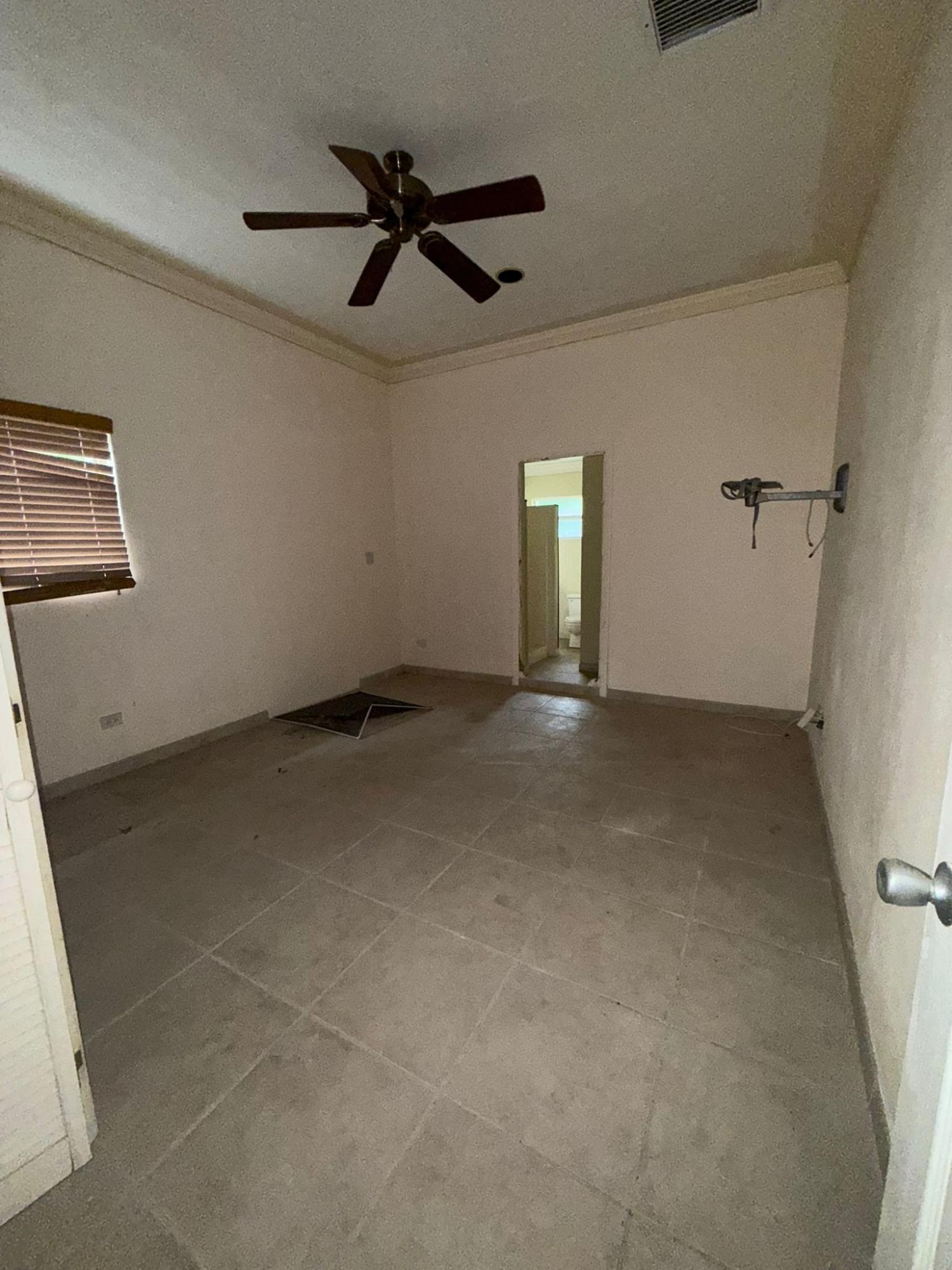 PALM BREEZE DRIVE N.P.