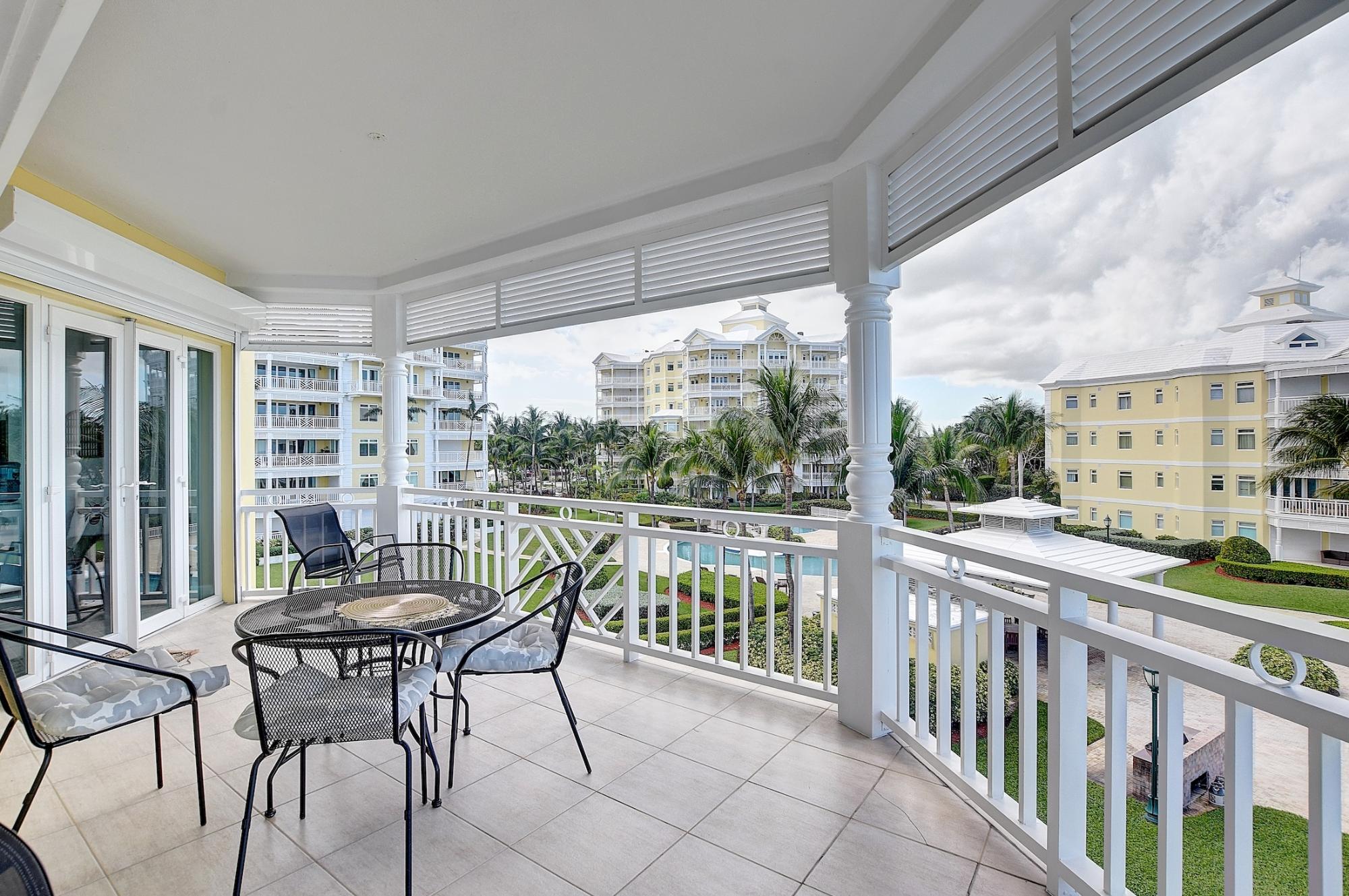 CABLE BEACH, BAHAMAS