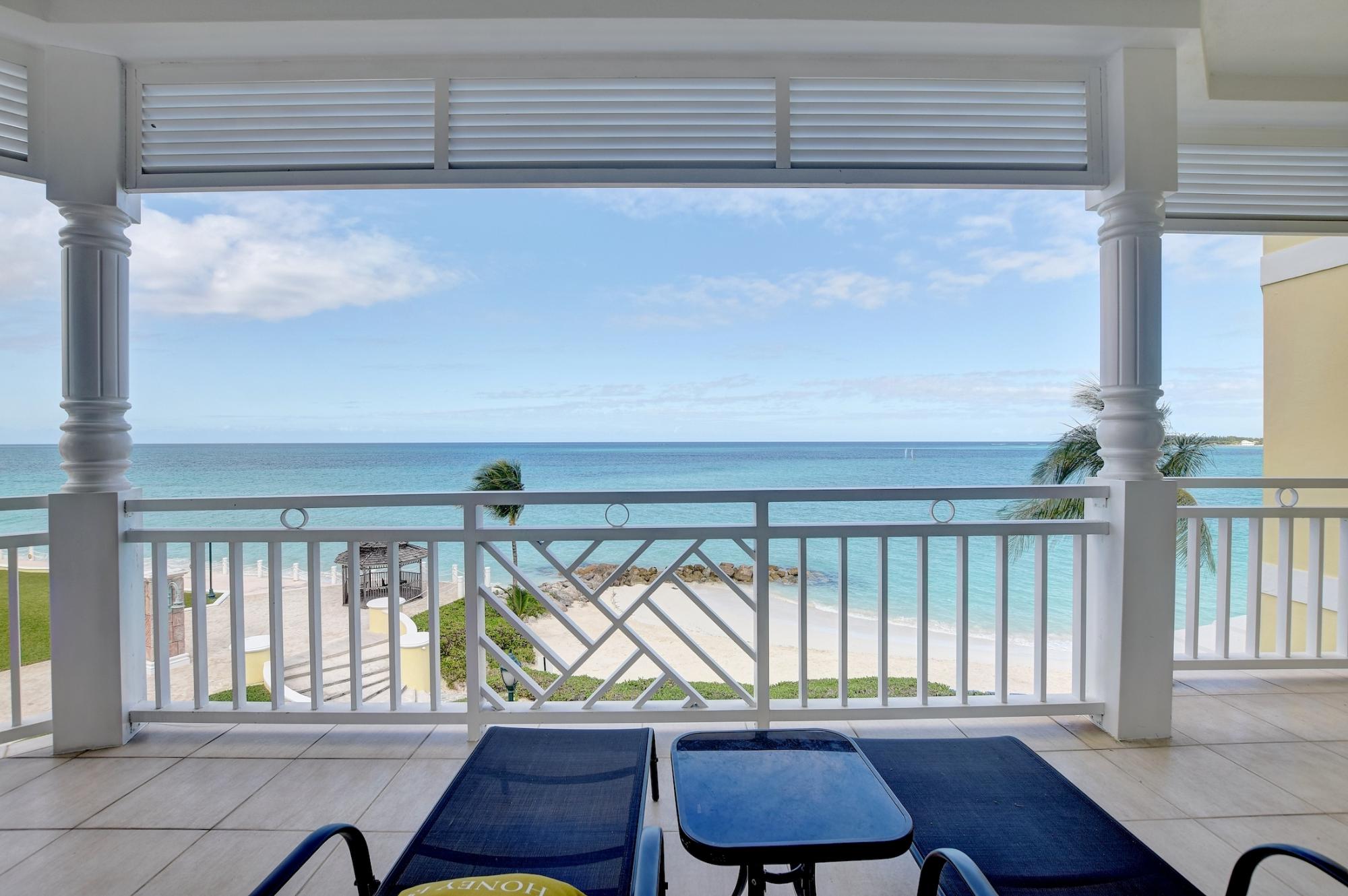 CABLE BEACH, BAHAMAS