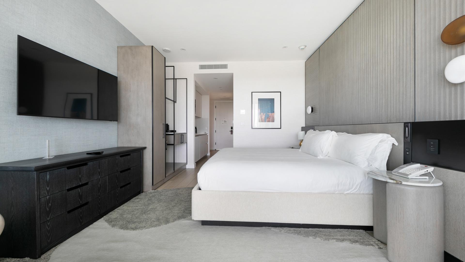 FIFTH FLOOR UNIT, GOLDWYN