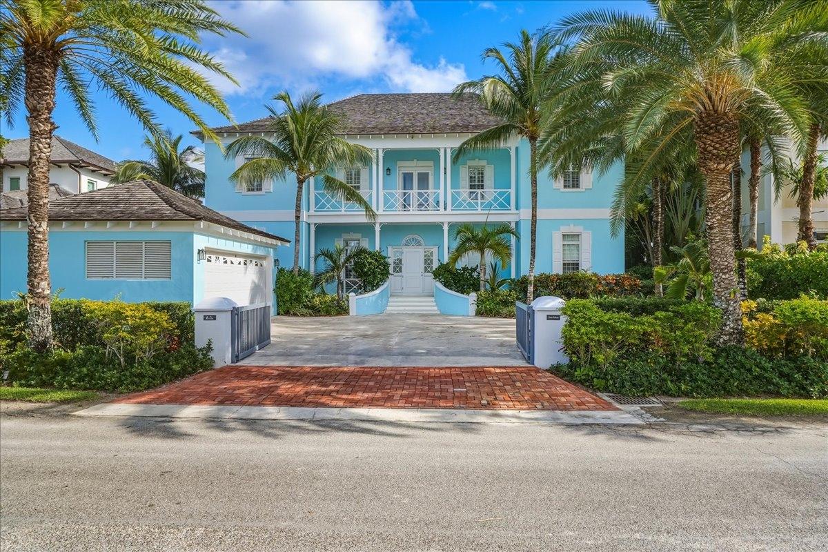 TWO PALMS OLD FORT BAY