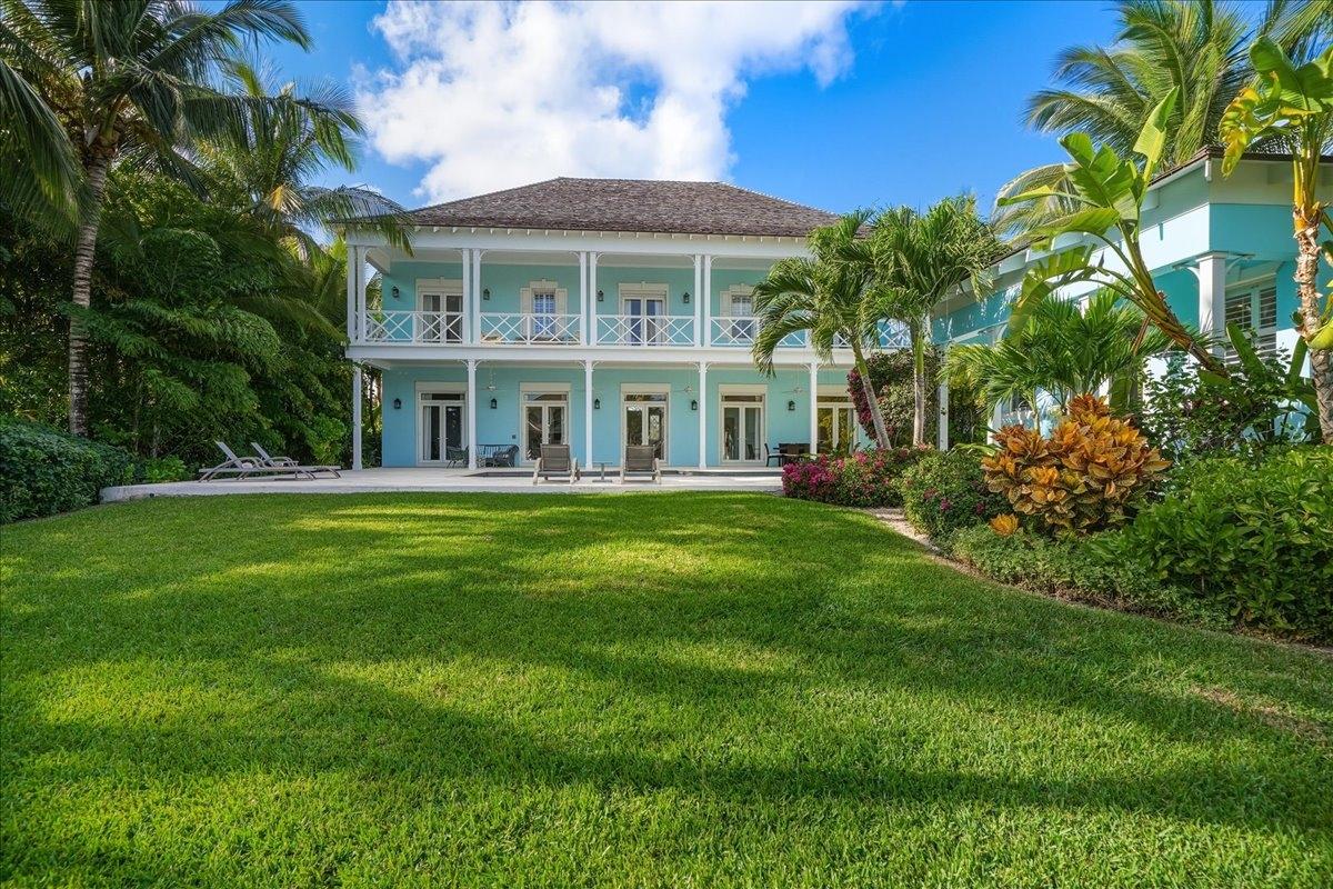 TWO PALMS OLD FORT BAY