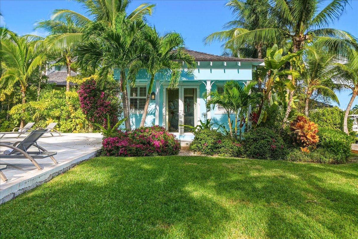 TWO PALMS OLD FORT BAY