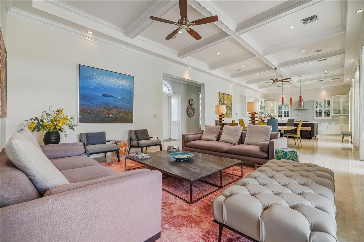 TWO PALMS OLD FORT BAY