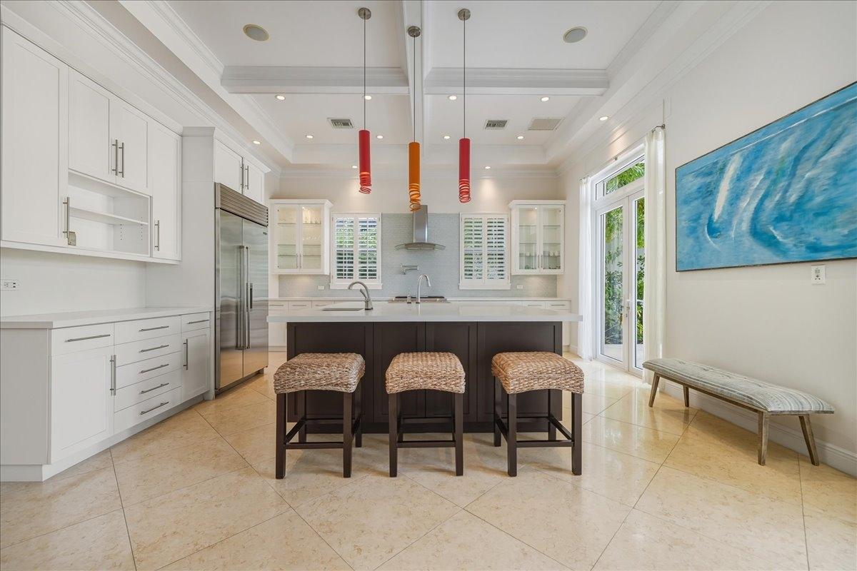 TWO PALMS OLD FORT BAY